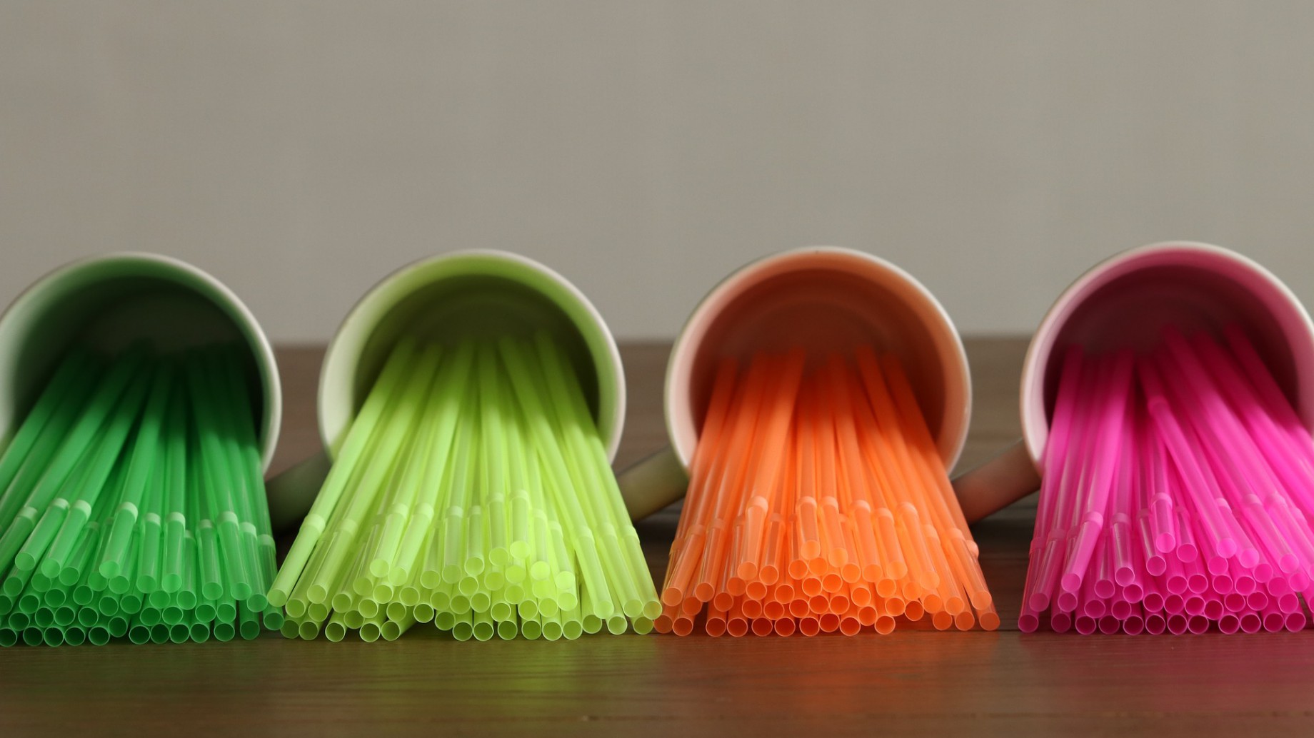 Por qué son malas las cañitas de plástico y cómo reemplazarlas