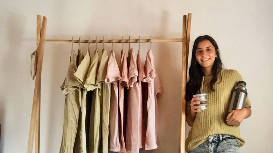 Así es el camino de la ropa de algodón orgánico en la Argentina, desde su producción por comunidades QOM los tintes naturales - Carbono News