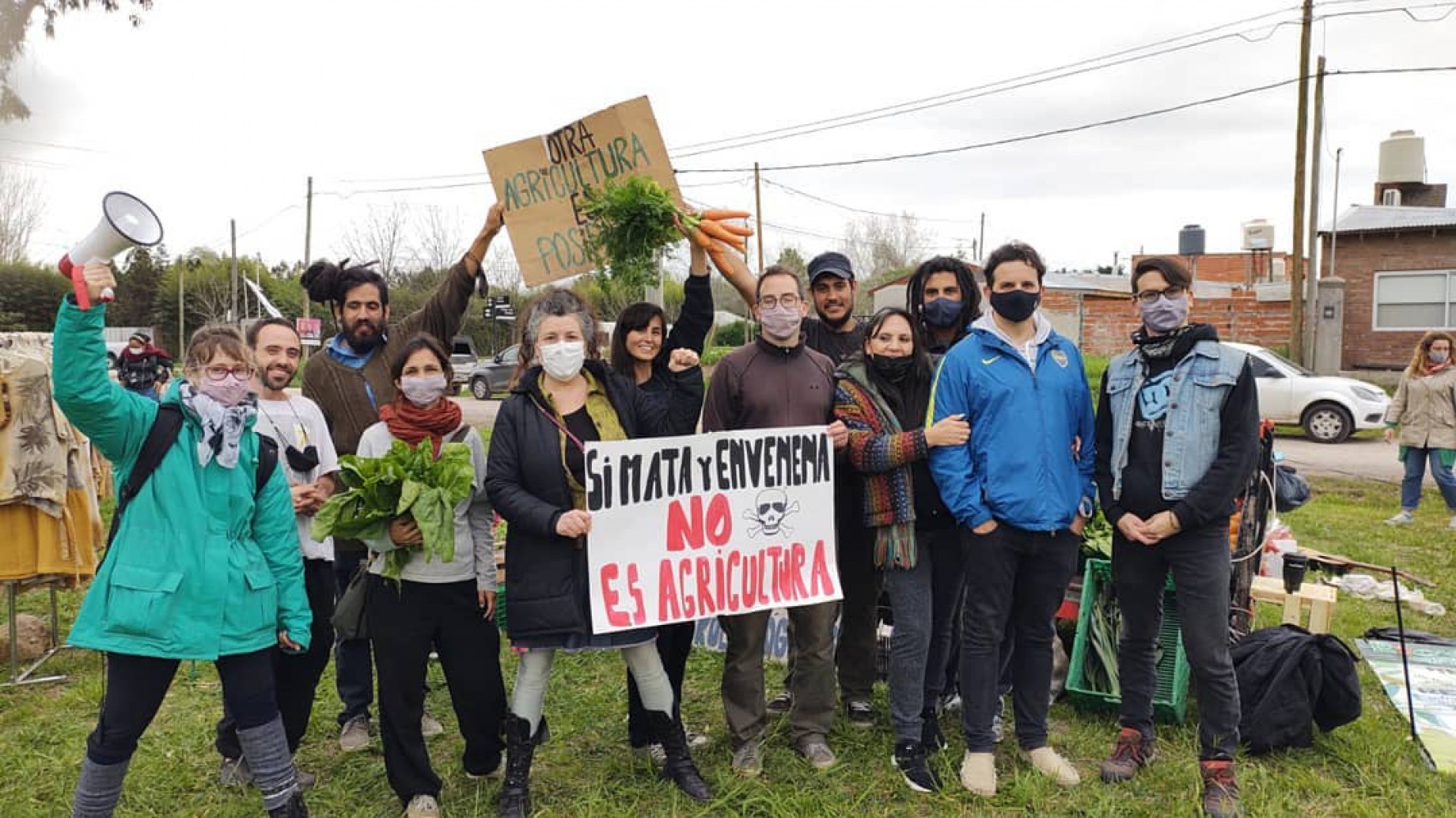 Era veneno: la UNLP determinó que el "líquido" arrojado al lado de una escuela y cerca de una familia fumigada es un combo de agrotóxicos