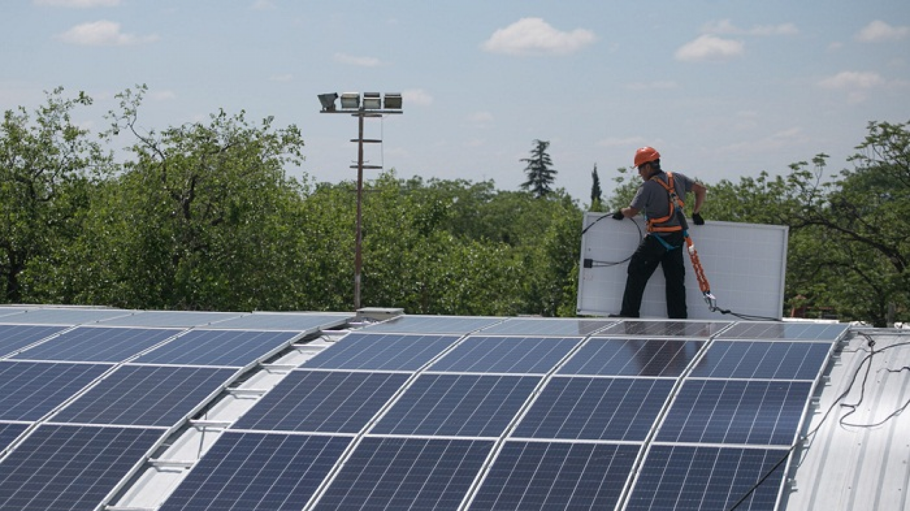 En Argentina ofrecen créditos en pesos o en dólares para que las pymes puedan generar energía con paneles solares