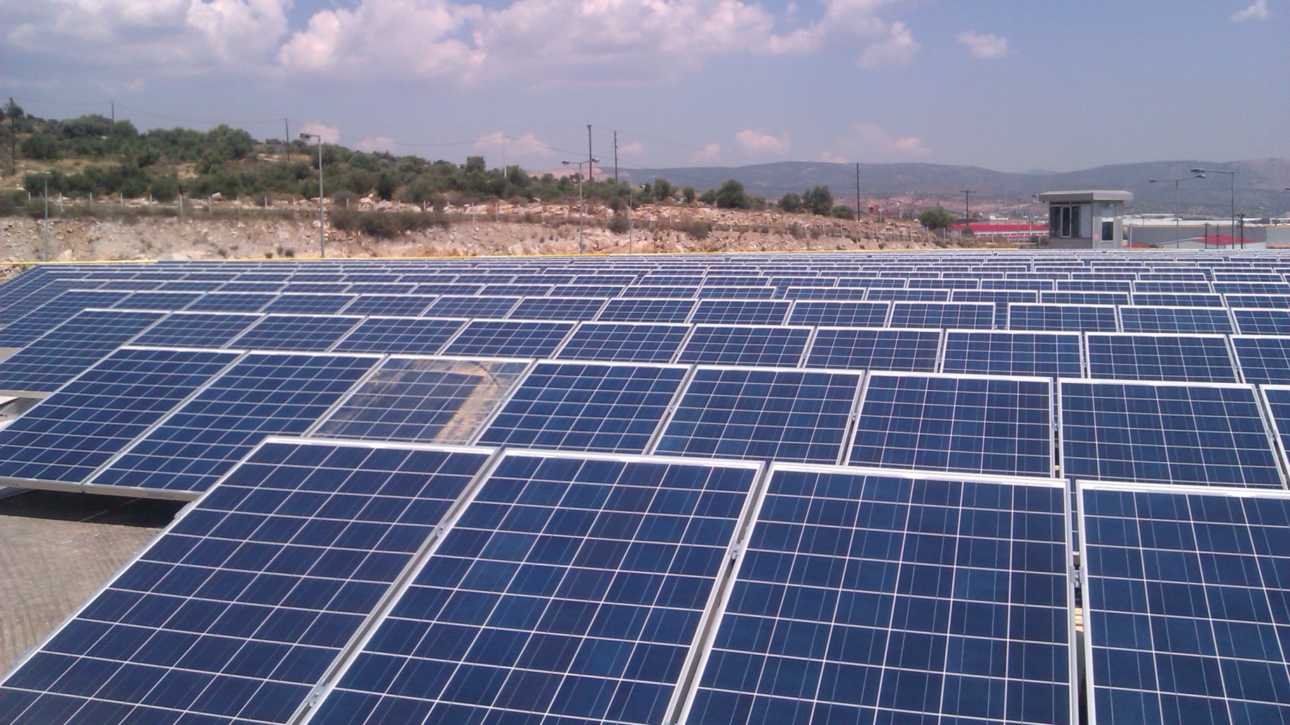 Transición energética: con tecnología alemana bifacial, la mayor petrolera griega inauguró el parque solar más grande de Europa