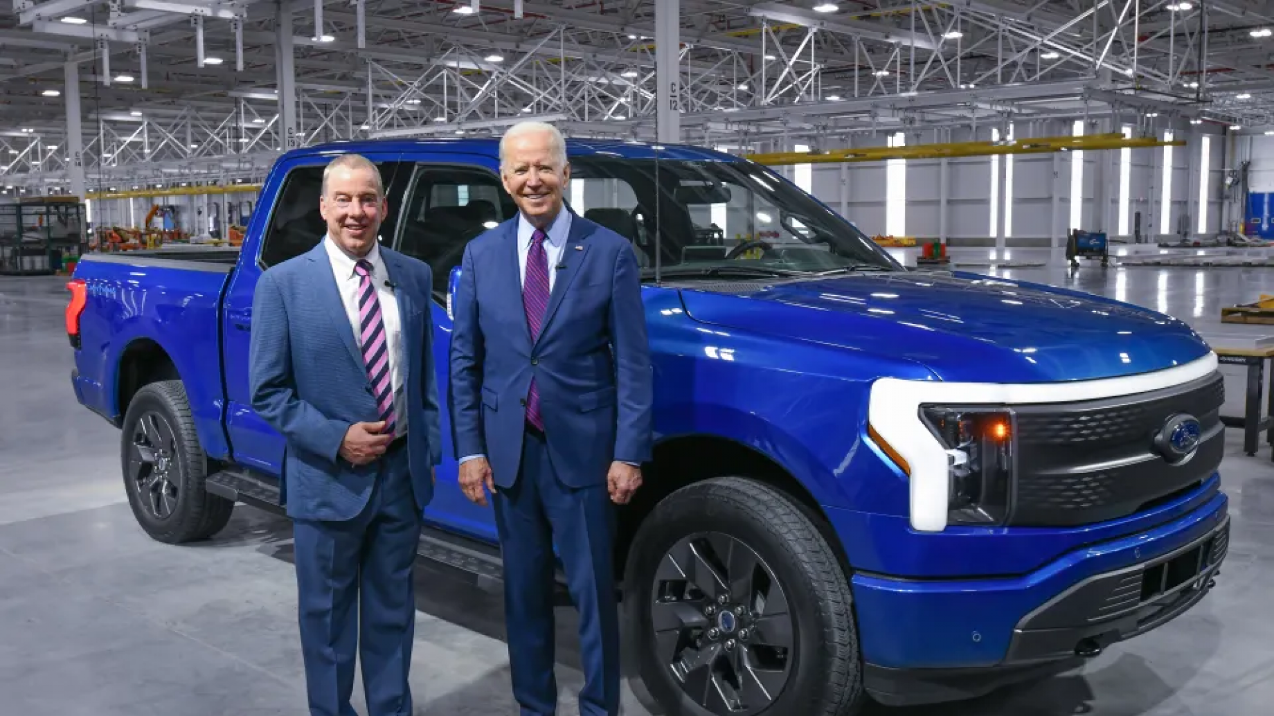 Joe Biden planea incorporar miles de vehículos eléctricos a la flota federal ¿En Argentina, se podría hacer algo parecido?