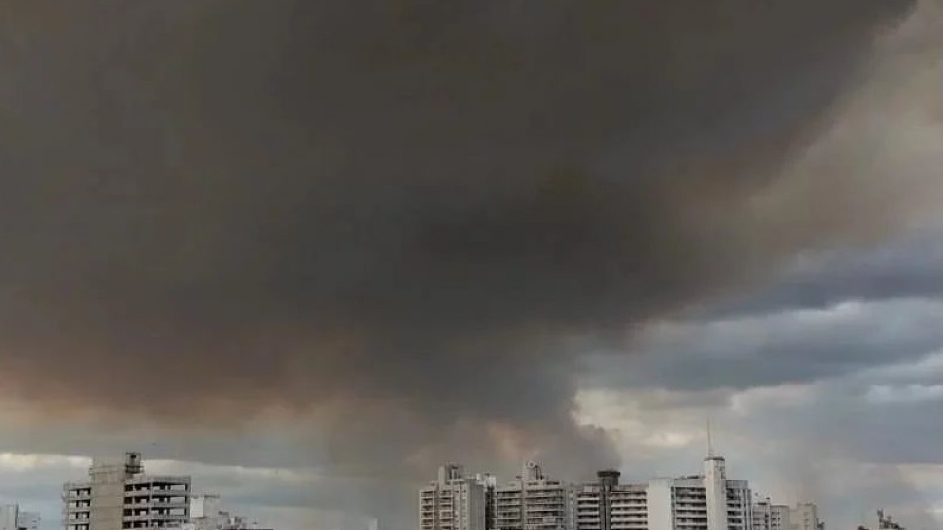 "El humo de la quema de humedales nos está matando": dos personas fallecieron en un accidente por la falta de visibilidad