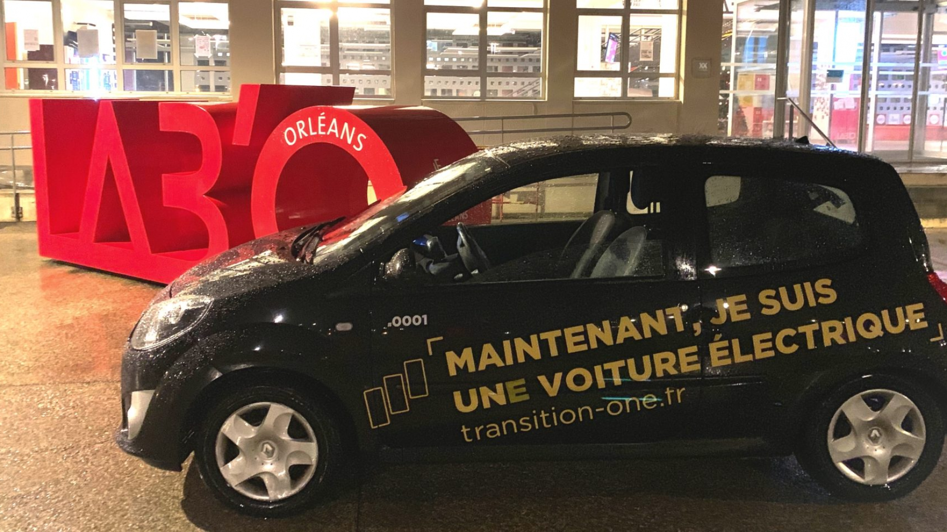 Una empresa automotriz francesa transforma en pocas horas los motores convencionales en eléctricos