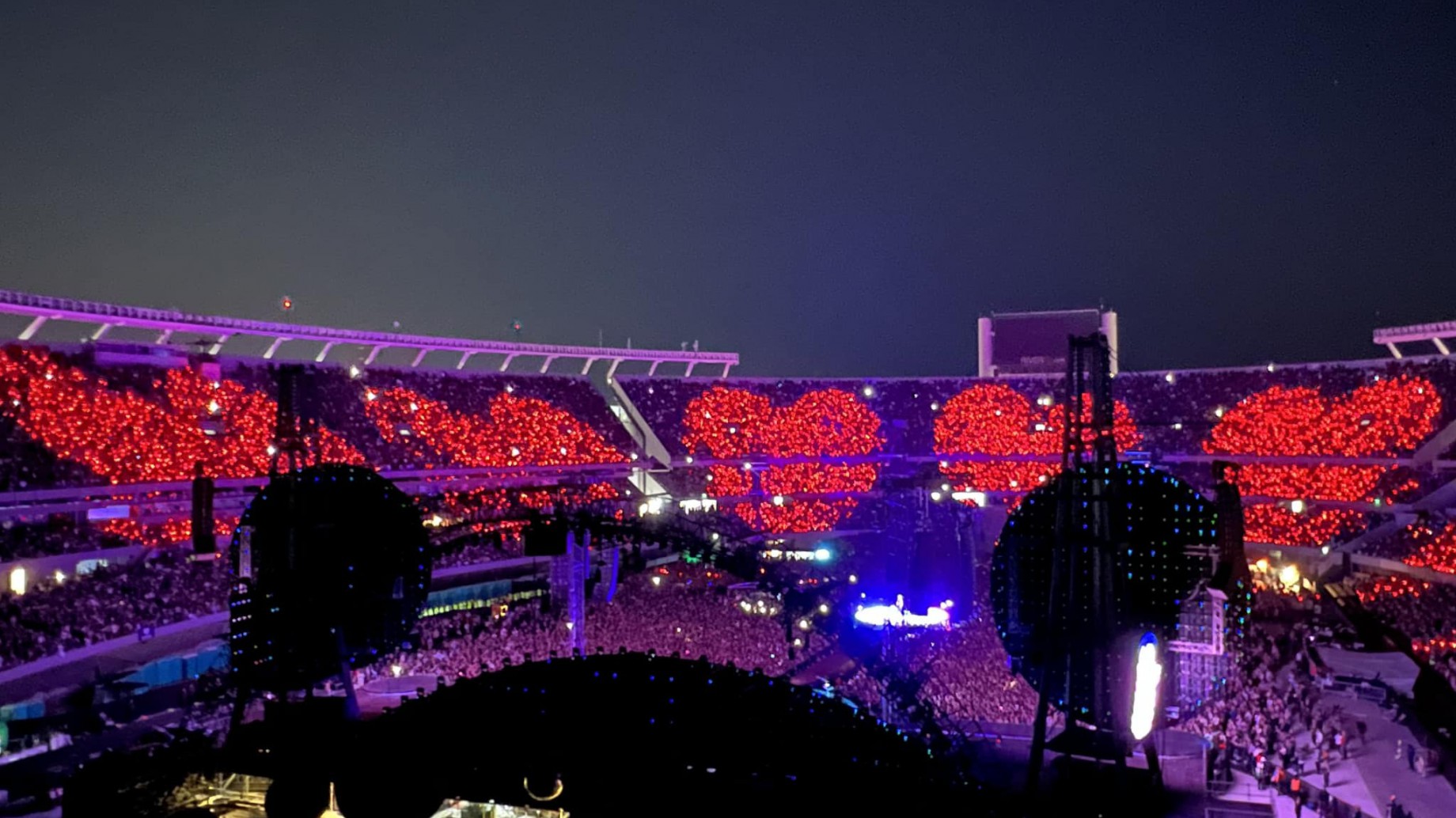 Diez recitales de Coldplay en River Plate: éxtasis para los asistentes, contaminación y caos vehicular para la ciudad