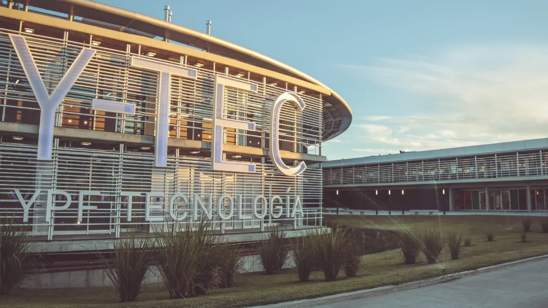 YPF, Conicet y la UNLP comienzan a fabricar celdas y baterías de litio en La Plata