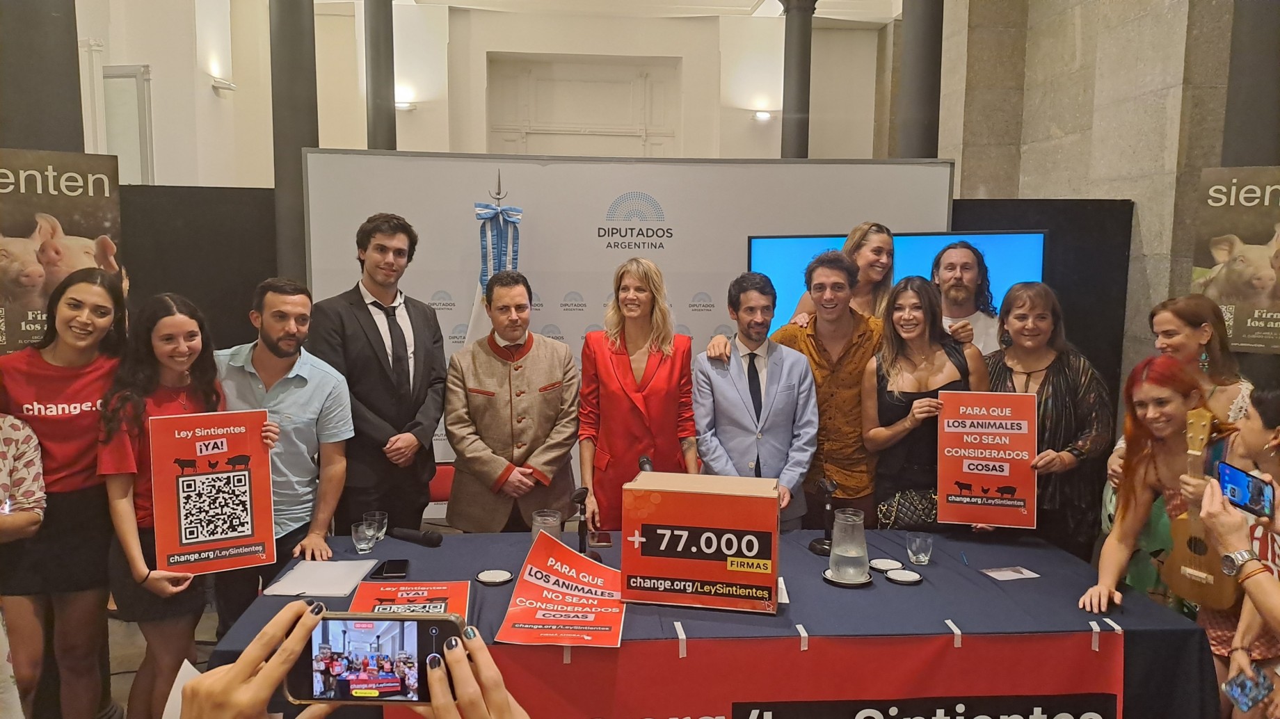 Liz Solari: "La Ley Sintientes no va a tener un impacto directo en las industrias de consumo animal"