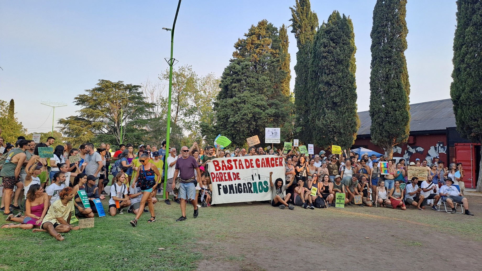 Histórica marcha en Exaltación de la Cruz contra los agrotóxicos y la represión