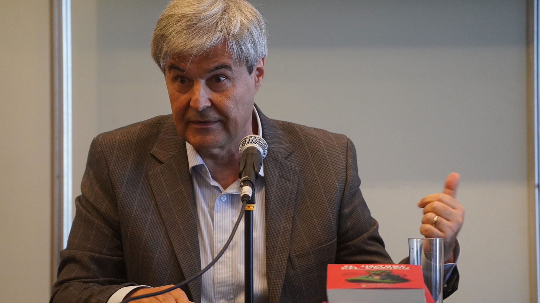 Ya puede descargarse en forma gratuita un libro que denuncia la depredación de la flota china en el Atlántico Sur