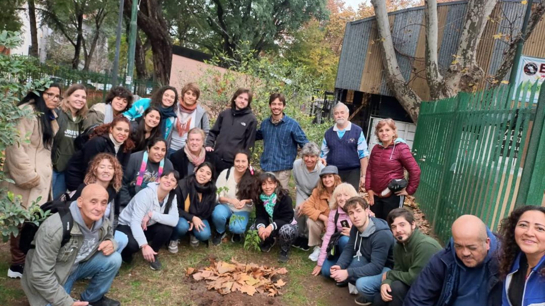 Viveros dentro de las plazas porteñas: "El contacto con la tierra relaja, da paz y une con la naturaleza"