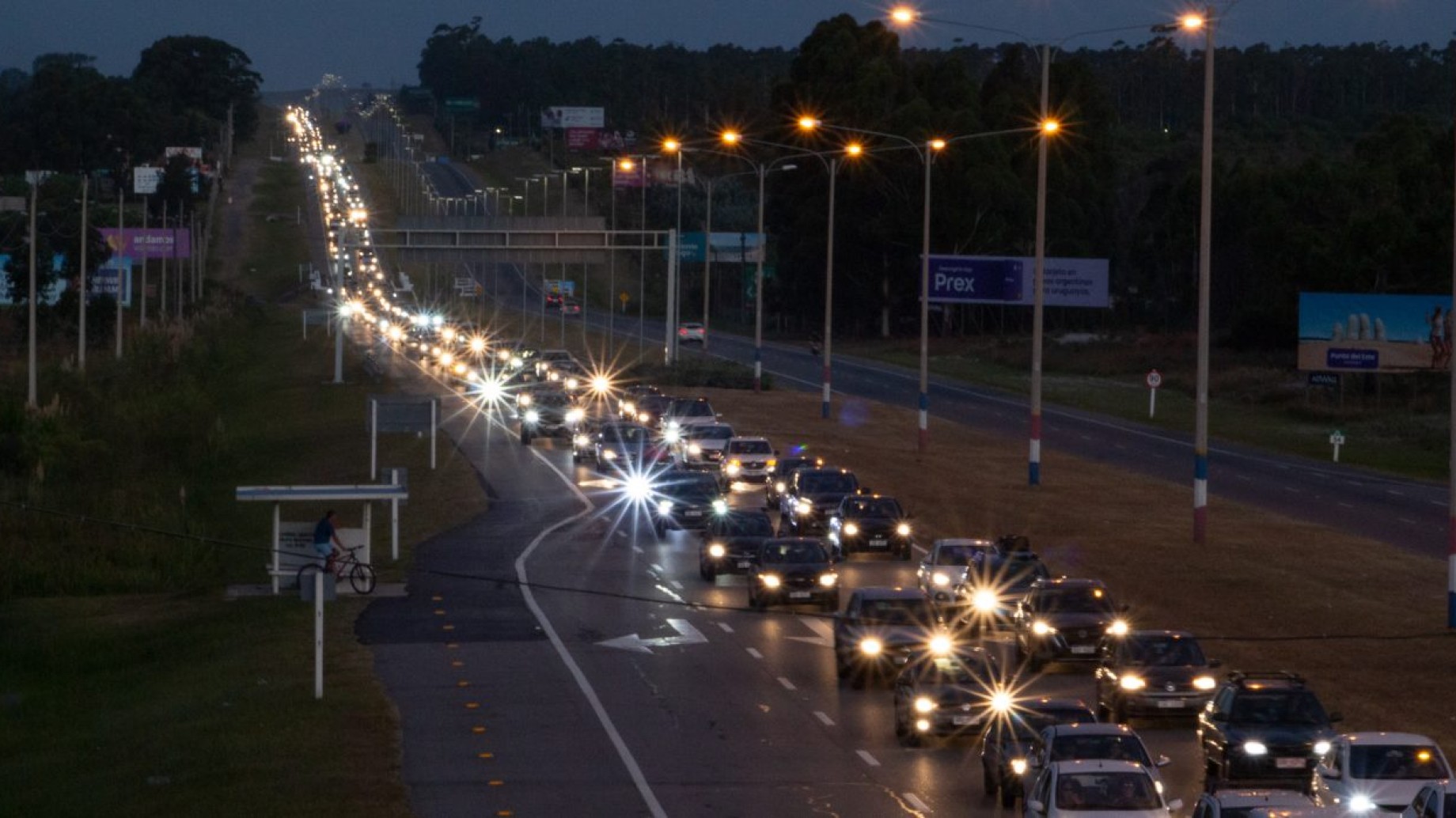 Comunidades hunden la primera autopista de Uruguay