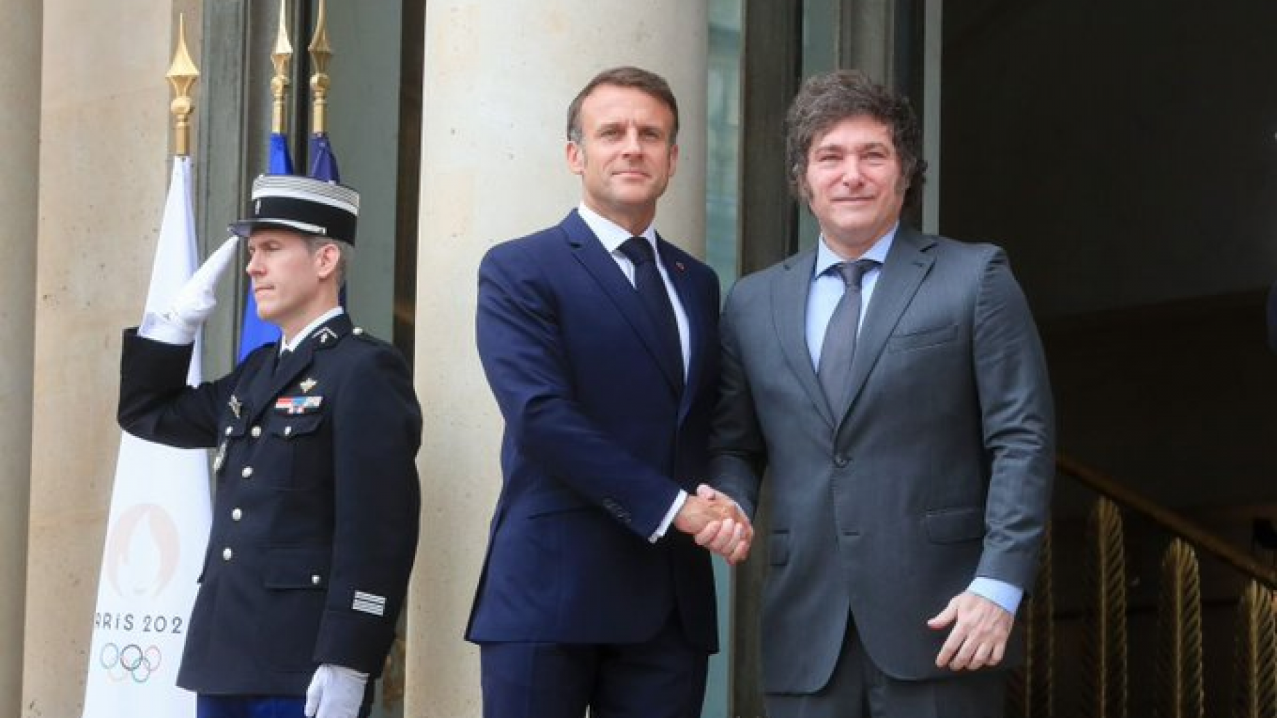 Emmanuel Macron, recibió en el palacio del Elíseo a Javier Milei: hablaron sobre la transición energética
