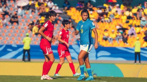Fútbol a sol y sin sombra: cómo el calor extremo pone en riesgo a los astros del mañana